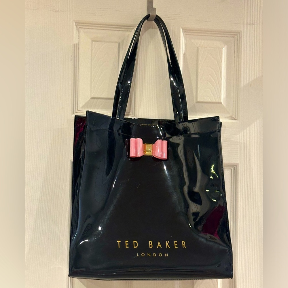 PRICE DROP🎀Ted Baker London Pink Bow Patent Shopper Tote